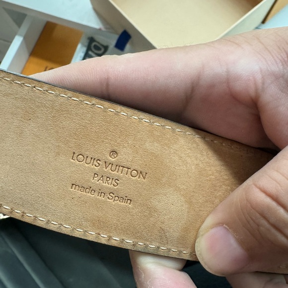 Louis Vuitton authentic belt used like new comes with original box - Picture 5 of 6